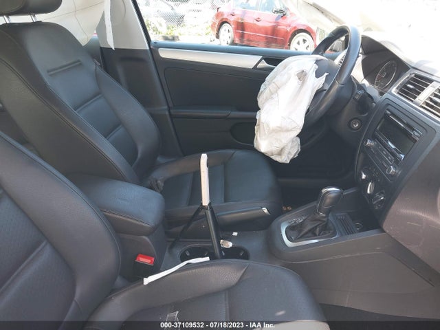 2014 VOLKSWAGEN JETTA 1.8T SE VIN: 3VWD17AJ6EM417784