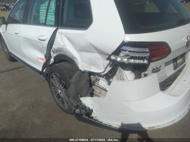 3VWH17AU3JM758856 Volkswagen Golf Alltrack S/se/sel