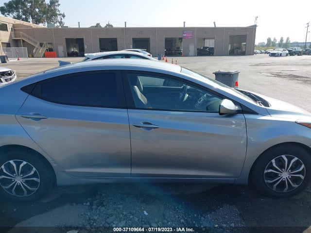 Hyundai ELANTRA SE 2016 5NPDH4AE3GH700328 Image 5