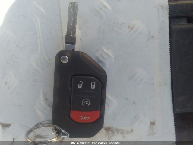 1C4HJXEG6LW118439 Jeep Wrangler Unlimited Sahara