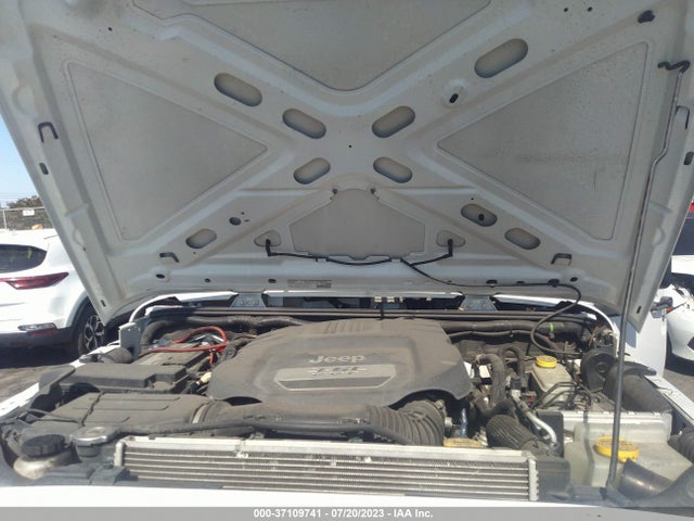 1C4HJWDG9EL235366 Jeep Wrangler Unlimited Sport
