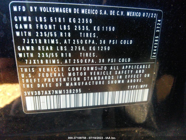 3VV3B7AX7NM138295 Volkswagen TIGUAN SE