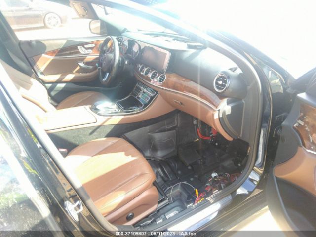 WDDZF4JB8HA158546 Mercedes-Benz E-class E 300