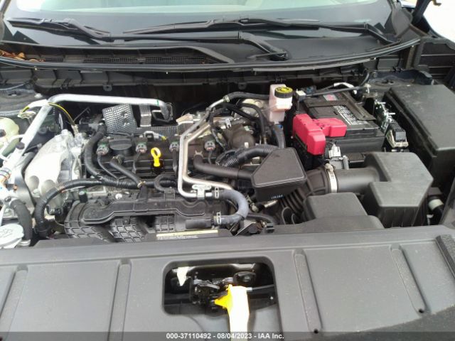 5N1AT3AA8MC810805 Nissan Rogue S Fwd