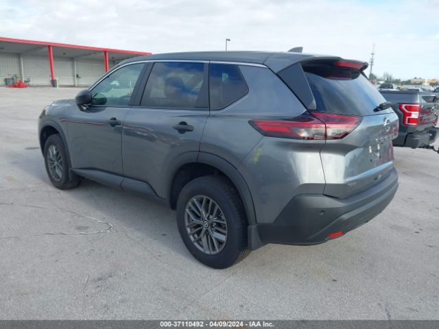 5N1AT3AA8MC810805 Nissan Rogue S Fwd