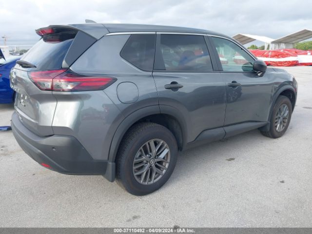 5N1AT3AA8MC810805 Nissan Rogue S Fwd