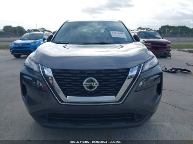 5N1AT3AA8MC810805 Nissan Rogue S Fwd