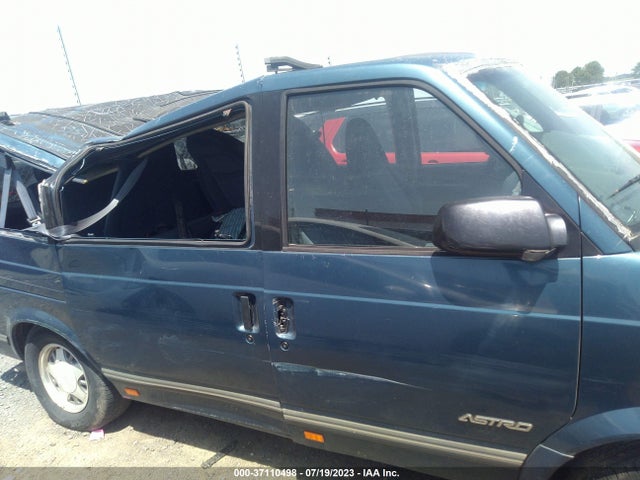 1998 CHEVROLET ASTRO PASSENGER VIN: 1GNDM19W2WB175230
