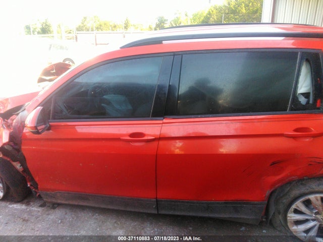 3VV1B7AX0JM016427 Volkswagen TIGUAN S