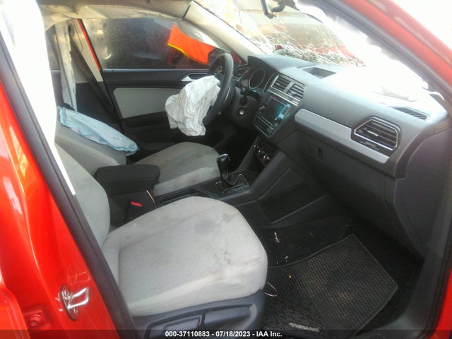 3VV1B7AX0JM016427 Volkswagen TIGUAN S
