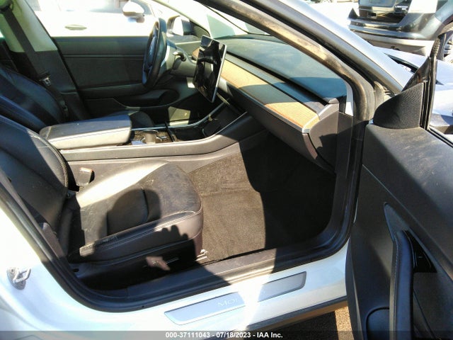 Tesla Model 3 Long Range 2020 5YJ3E1EB9LF811770 Image 5