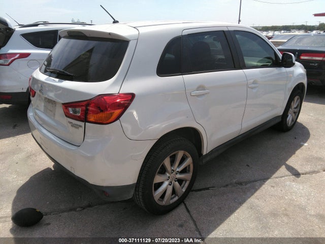 4A4AP3AU8FE033495 Mitsubishi Outlander Sport Es