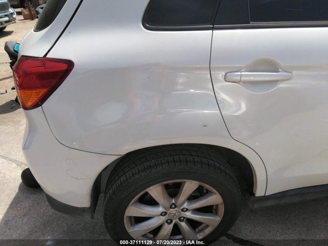 4A4AP3AU8FE033495 Mitsubishi Outlander Sport Es