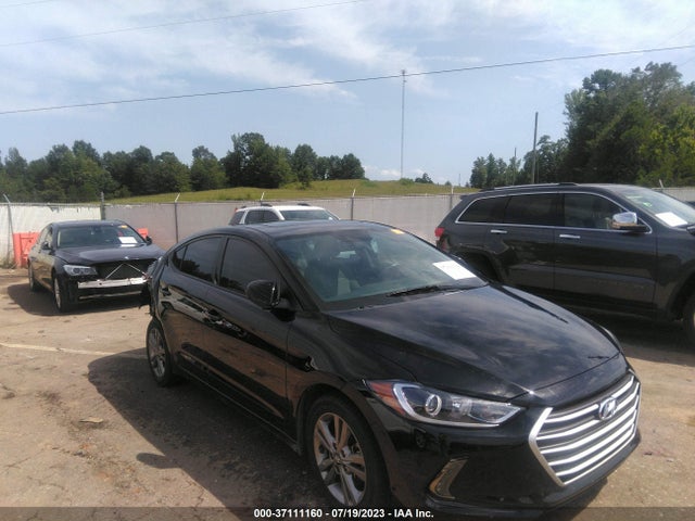 2018 5NPD84LF8JH363667 main image