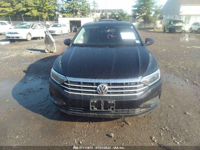 3VWE57BU2KM230717 Volkswagen JETTA SEL