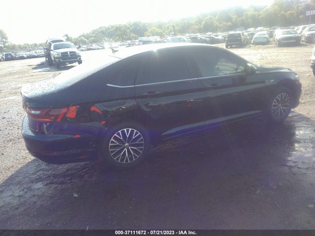 3VWE57BU2KM230717 Volkswagen JETTA SEL