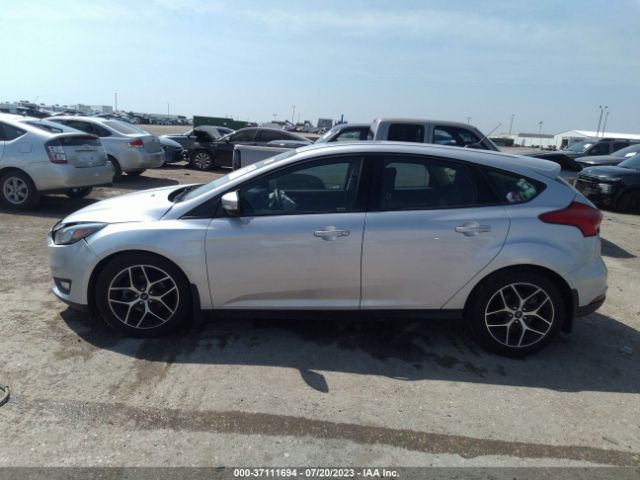 1FADP3M20JL231044 Ford FOCUS SEL