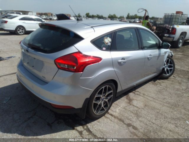 1FADP3M20JL231044 Ford FOCUS SEL