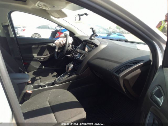 1FADP3M20JL231044 Ford FOCUS SEL