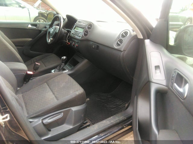 WVGAV3AXXEW502095 Volkswagen TIGUAN S