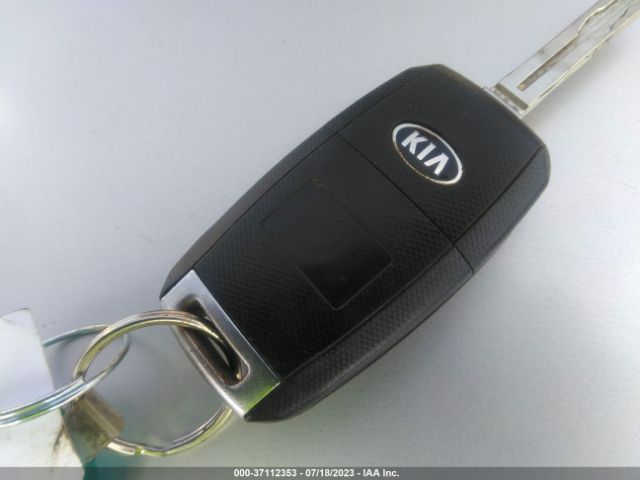 KNDJP3A50E7724684 KIA SOUL +