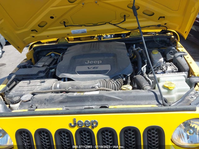1C4BJWDG3FL585406 Jeep Wrangler Unlimited Sport