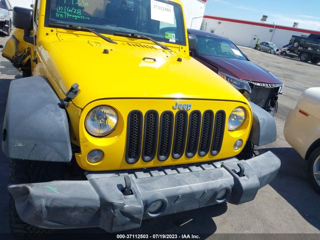 1C4BJWDG3FL585406 Jeep Wrangler Unlimited Sport