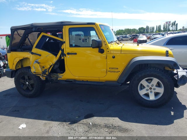 1C4BJWDG3FL585406 Jeep Wrangler Unlimited Sport