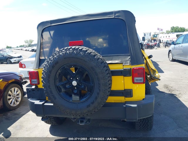 1C4BJWDG3FL585406 Jeep Wrangler Unlimited Sport