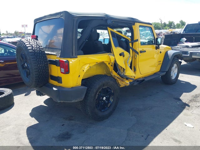 1C4BJWDG3FL585406 Jeep Wrangler Unlimited Sport