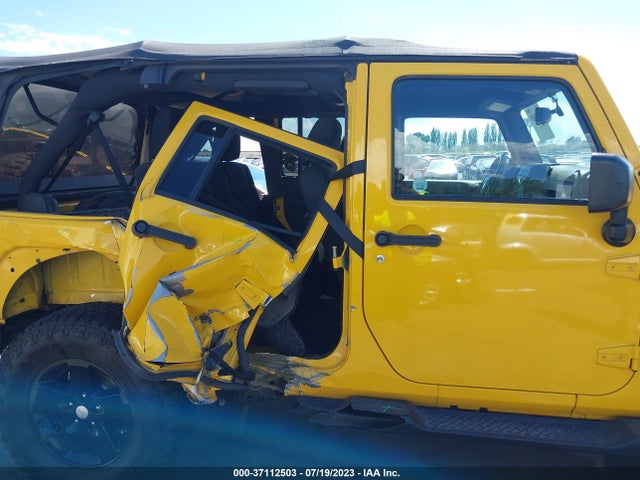 1C4BJWDG3FL585406 Jeep Wrangler Unlimited Sport