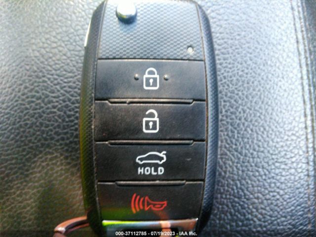 KNAFK5A88H5705422 KIA Forte5 Lx