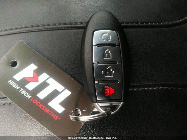 5N1AT2MV7HC871853 Nissan Rogue Sl