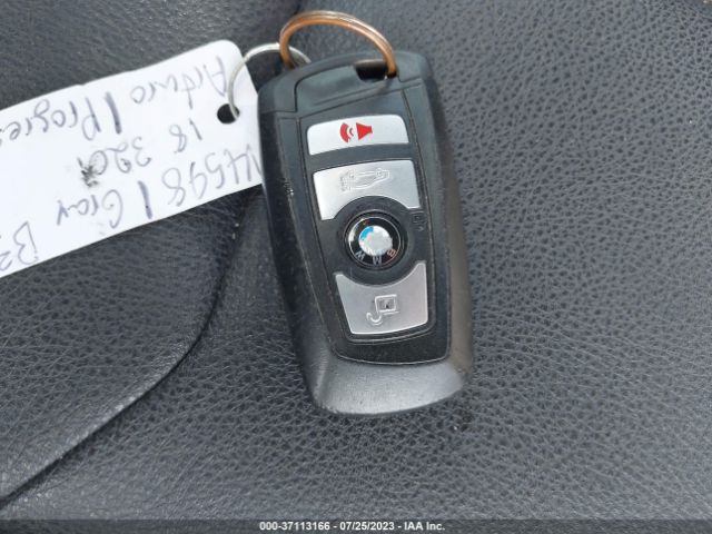 WBA8E1G57JNU90661 BMW 3 Series 320i