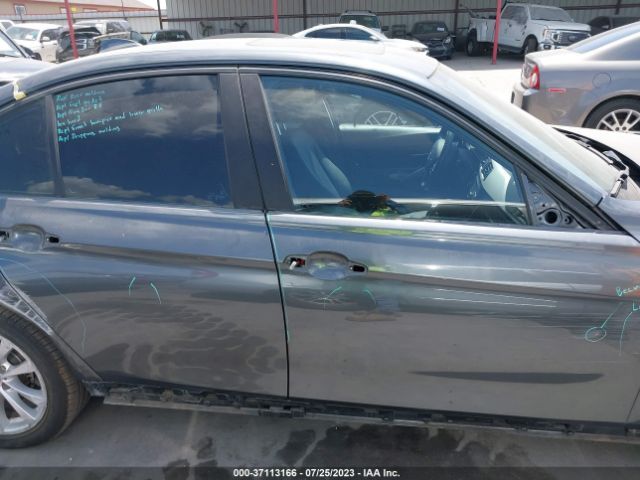 WBA8E1G57JNU90661 BMW 3 Series 320i