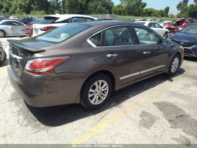 Nissan Altima 2.5 S 2015 1N4AL3AP0FC111119 Image 4
