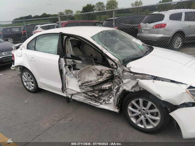 2013 VOLKSWAGEN JETTA SEDAN SE W/CONVENIENCE VIN: 3VWDX7AJ3DM428125