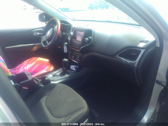 2019 JEEP CHEROKEE LATITUDE VIN: 1C4PJLCB6KD247481