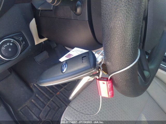 1FMCU0GD5KUC25371 Ford ESCAPE SE