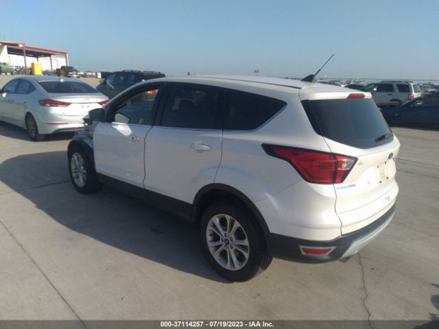 1FMCU0GD5KUC25371 Ford ESCAPE SE
