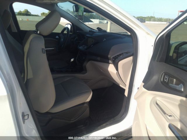 1FMCU0GD5KUC25371 Ford ESCAPE SE