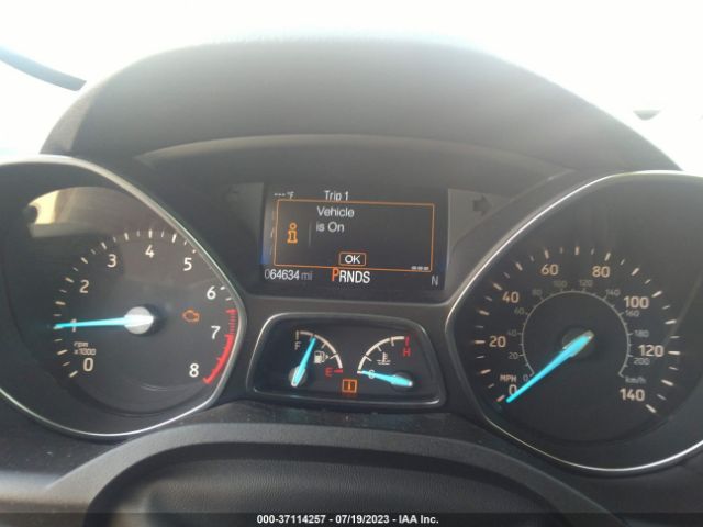1FMCU0GD5KUC25371 Ford ESCAPE SE