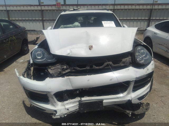 2016 Porsche Cayenne, VIN: WP1AE2A26GLA61801