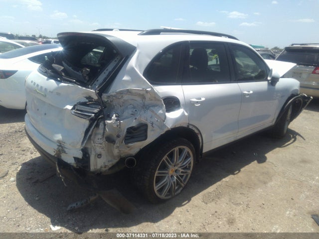 2016 Porsche Cayenne, VIN: WP1AE2A26GLA61801