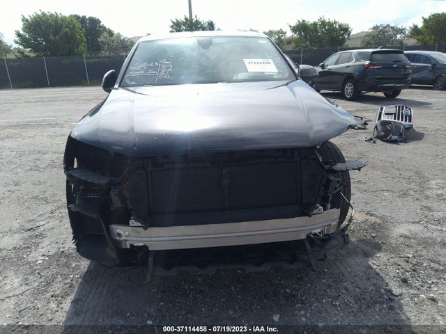 WA1LAAF77JD051987 Audi Q7 Premium Plus