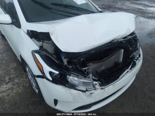 2018 KIA FORTE LX VIN: 3KPFK4A72JE239226