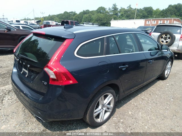 2015 VOLVO V60 T5 DRIVE-E PREMIER VIN: YV140MEK8F1231311