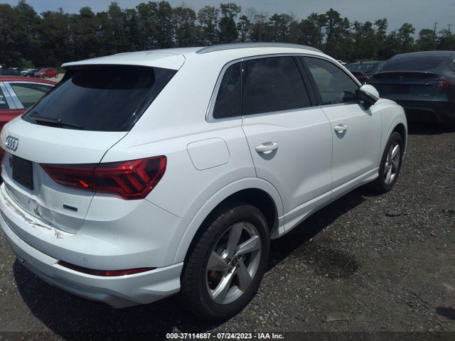 WA1AUCF30M1133136 Audi Q3 PREMIUM