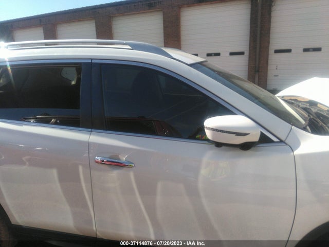 2017 NISSAN ROGUE SV VIN: 5N1AT2MTXHC884885