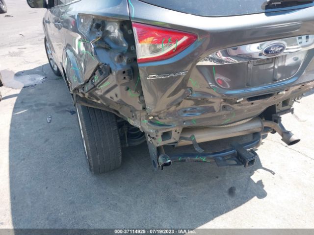 1FMCU9J92GUC67979 Ford Escape Titanium